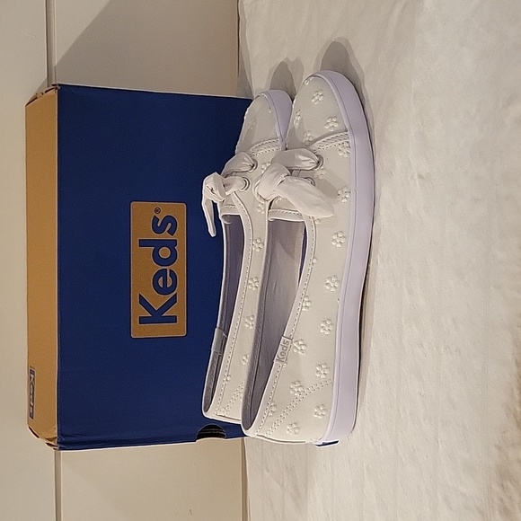 Keds Shoes Nib Keds 55m Seaside Daisy Eyelet Slip On In White Poshmark
